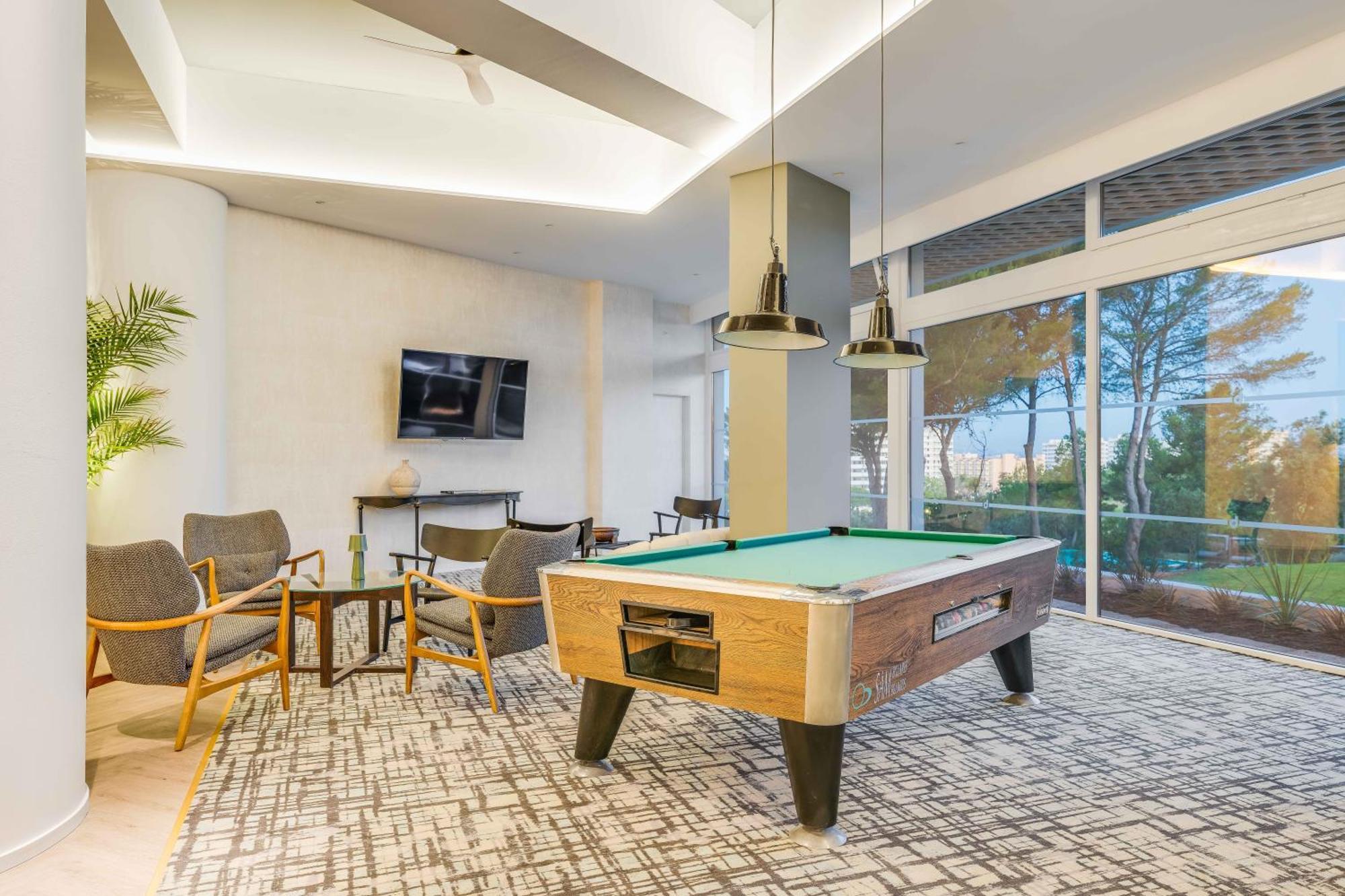 Pestana Blue Alvor Beach Εξωτερικό φωτογραφία The game room at the clubhouse