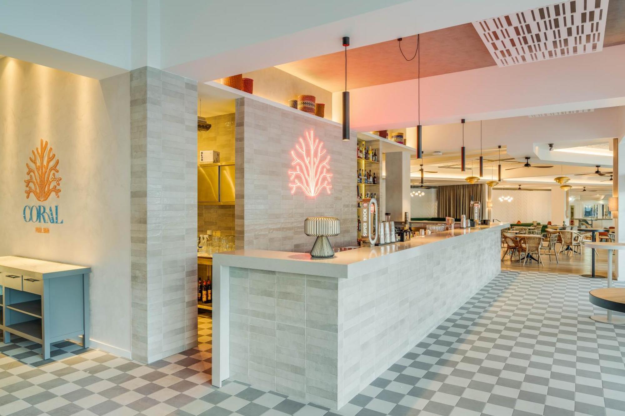 Pestana Blue Alvor Beach Εξωτερικό φωτογραφία The interior of the restaurant
