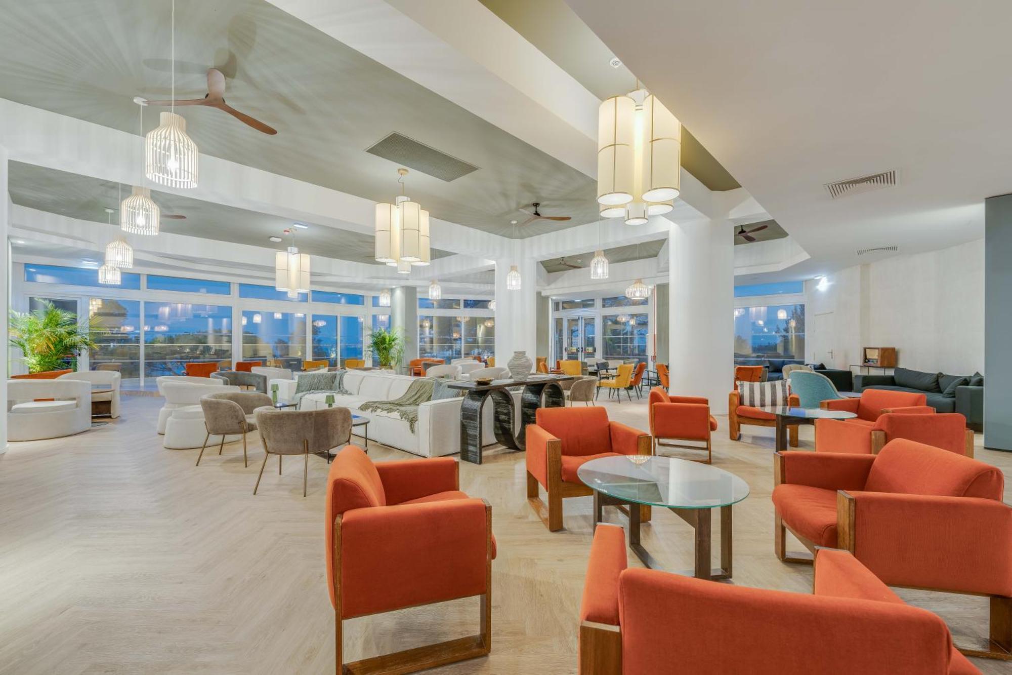 Pestana Blue Alvor Beach Εξωτερικό φωτογραφία The lounge at the airport.